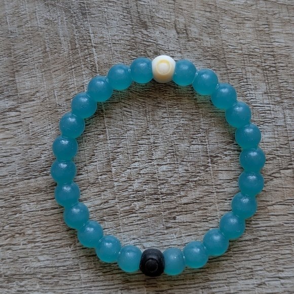 Lokai Bracelets Bundle Of 4 - Size Small - Picture 2 of 6